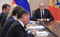 Кризис миновал: Путин повысил зарплаты себе, Медведеву и другим высокопоставленным чиновникам