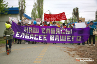 «Наш елбасы елбасее вашего»: в Волгограде прошла очередная «Монстрация»