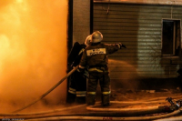 Волгоградские пожарные утром эвакуировали пострадавшего жильца «пятиэтажки»