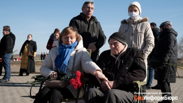 фото: ИА "СоцИнформБюро". Анатолий Панчишкин/ сын и внучка Алексея Купченко