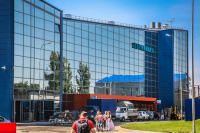 Волгоградцам предлагают оформить в новом терминале аэропорта стену «Лететь»  