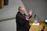 Жириновский вновь предложил перенести начало учебного года
