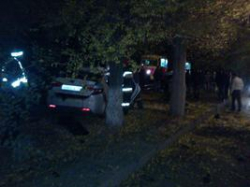 В Волгограде 20-летний водитель погиб, наехав на дерево
