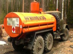 В Волгограде обвиняемых в краже нефтепродуктов оставили под стражей В Волгограде обвиняемых в краже нефтепродуктов оставили под стражей