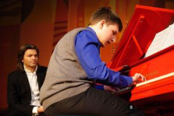 В Волгограде юные музыканты сыграют «Полет шмеля» в 6 рук с Димой Маликовым