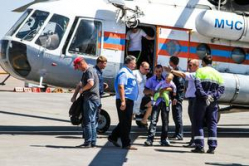 В Волгоград вертолет МЧС доставил еще 17 украинцев