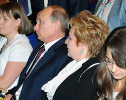 Президент России «не дотянул» немного до «жемчужной свадьбы»