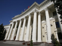 Аппарат губернатора планирует заказать банкет за 2 млн рублей, в меню устрицы, виски и 13-летний коньяк