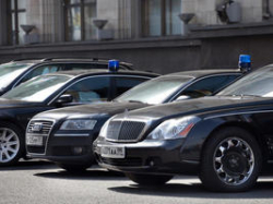 Чиновникам запретят покупать машины дороже 1,5 миллионов рублей