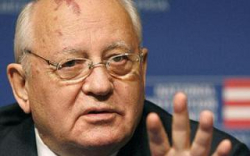 Горбачев говорит, что Россию ждут массовые волнения, если она не демократизируется