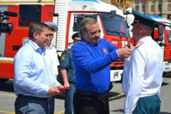 Министр МЧС России подарил Волгограду спецтехнику, а ему подарили арбузы