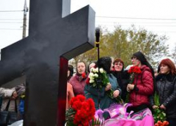 Поклонный крест установили на месте теракта в Волгограде