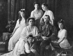 В Петербурге эксгумировали останки Николая II и его супруги