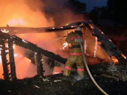 В Волгограде на пожаре едва не погиб мужчина