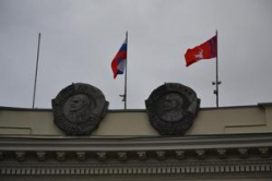 В центре Волгограда погиб мужчина: упал с крыши здания регионального правительства