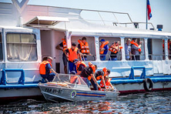 Волгоградские спасатели отработали навыки оказания помощи на воде