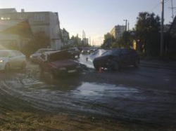 Под Волгоградом автомобиль врезался в столб: четверо пострадавших Под Волгоградом автомобиль врезался в столб: четверо пострадавших