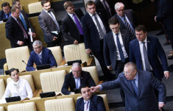 Жириновский, оскорбив Роднину, увел фракцию ЛДПР с заседания Госдумы