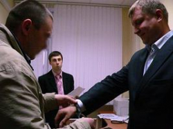 В Волгограде задержано восемь фальшивых «банкиров» В Волгограде задержано восемь фальшивых «банкиров»