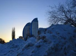 Пойму Царицы в центре Волгограда превратили в снежную помойку
