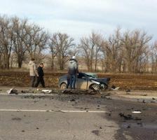 Под Волгоградом в аварии погибли секретарь суда с другом