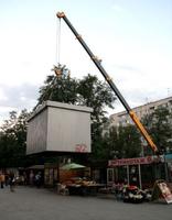 Краснооктябрьский район Волгограда освобождают от незаконных ларьков Краснооктябрьский район Волгограда освобождают от незаконных ларьков