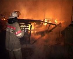 В Волгограде из-за пожара в многоэтажке эвакуировано 12 человек