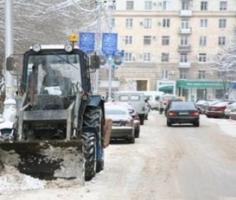 Первый снегопад в Волгограде: техника вышла на уборку с ночи